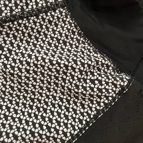 Lululemon speed ups high rise 4’ - Picture 4 of 4